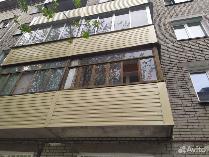 Установка крыш балконов. Монтаж и ремонт козырьков