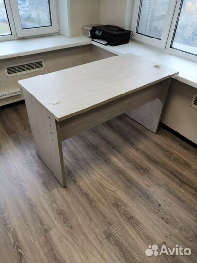 Стол, кресло офисное