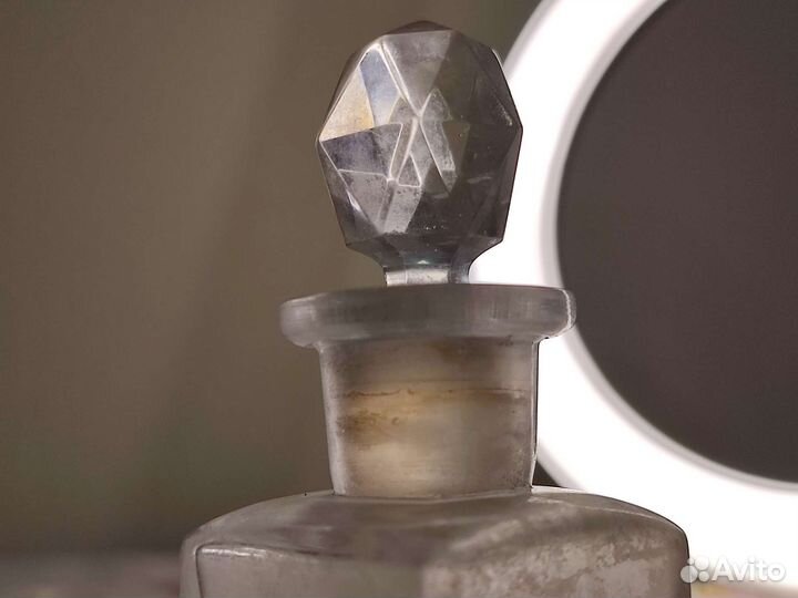 Флакон с крышкой раскопок Königsberga