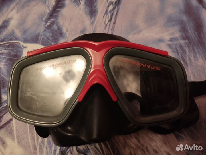 Маска с трубкой для подводного плавания