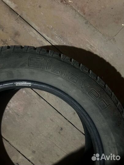 Gislaved ArcticControl 215/55 R16 и 215/55 R16 97T