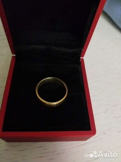Золотое кольцо с бриллиантами дорожка