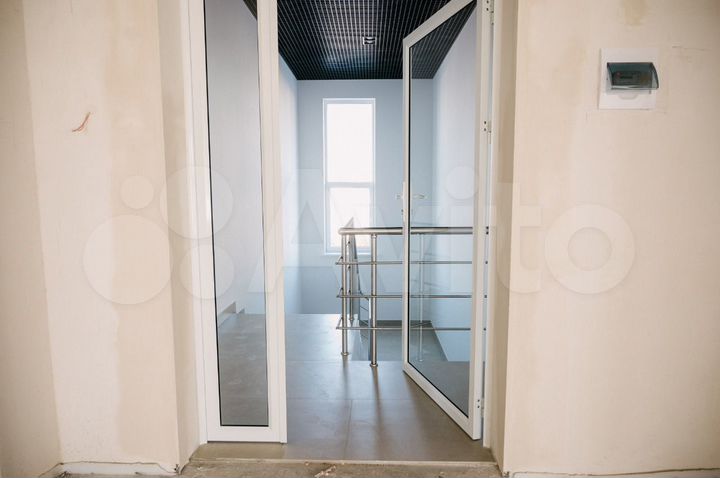 Помещение с готовым арендатором, 66.5 м²