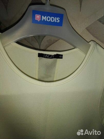 Продам 2 платья