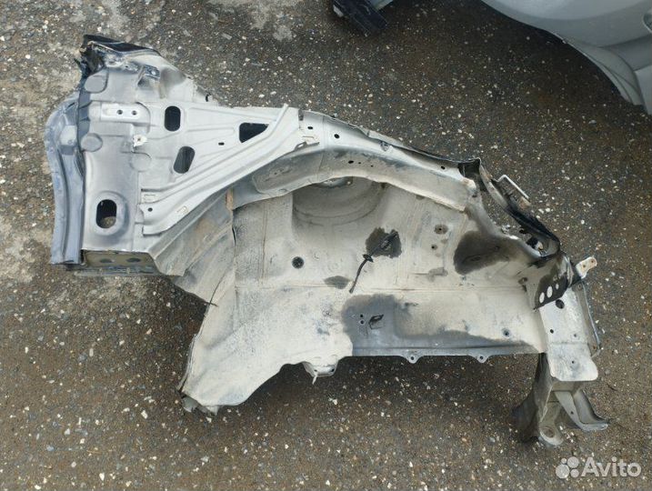 Передняя правая четверть Mitsubishi Lancer X седан