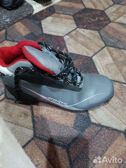 Лыжные ботинки коньковые