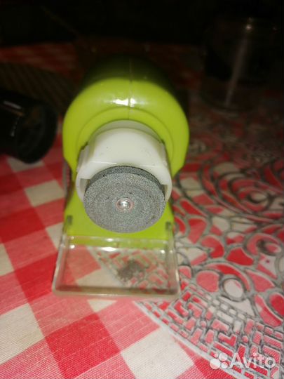 Точилка для ножей на батарейках, новая