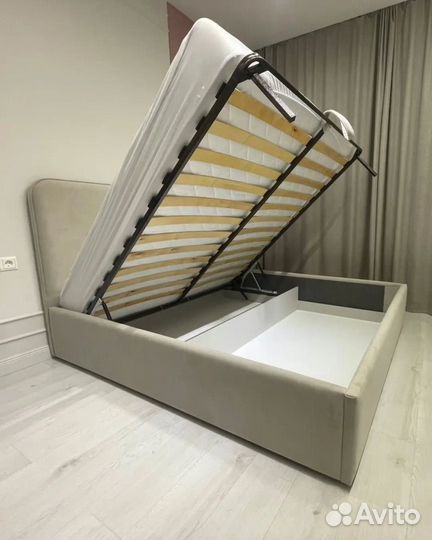Кровать двухспальная с матрасом + доставка