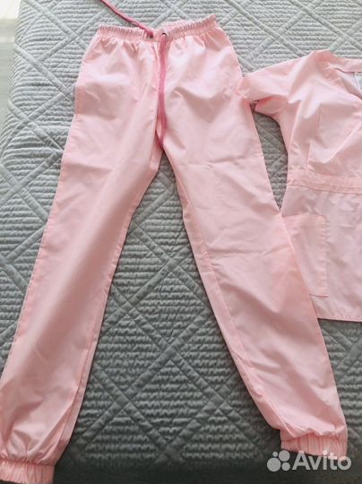 Медицинский костюм женский 46 новый