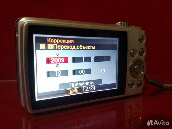 Компактный ретро фотоаппарат Casio