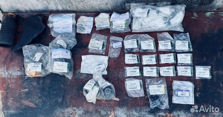 Запчсти на Ягуар XJ308