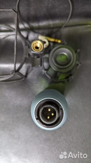 Студийный микрофон AKG P220