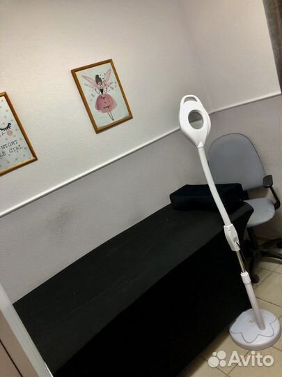 Аренда маникюрного стола и кушетки