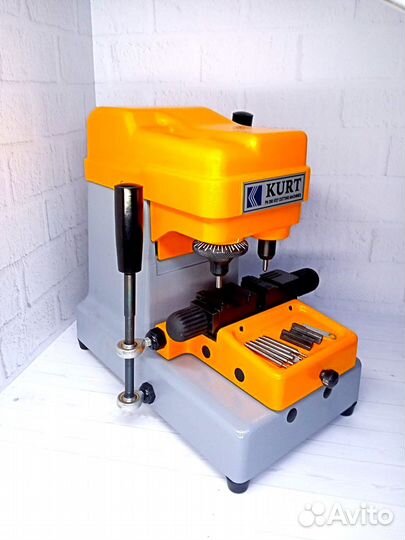 Станок Kurt PN200 для изготовления ключей