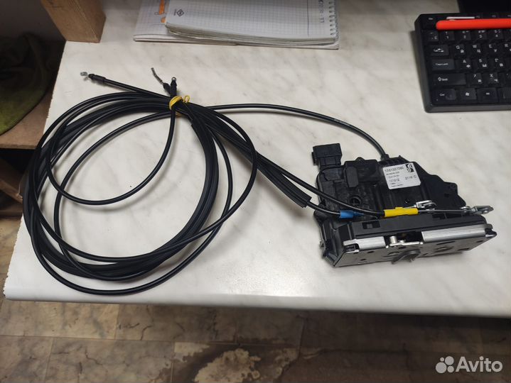 Замок двери сдвижной правый