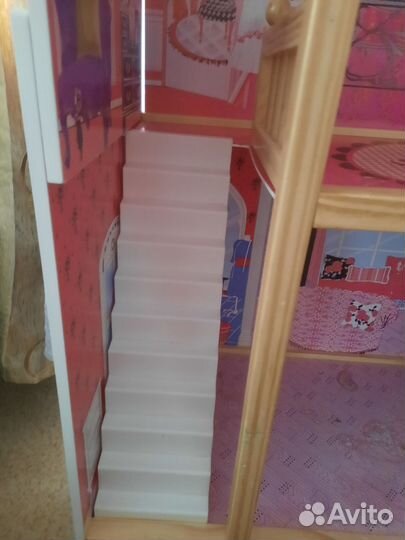 Большой кукольный домик