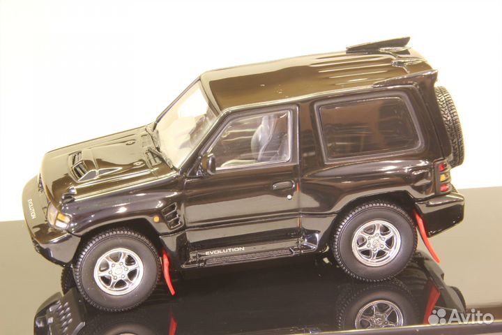 Mitsubishi Pajero evolution 1:43 от Autoart