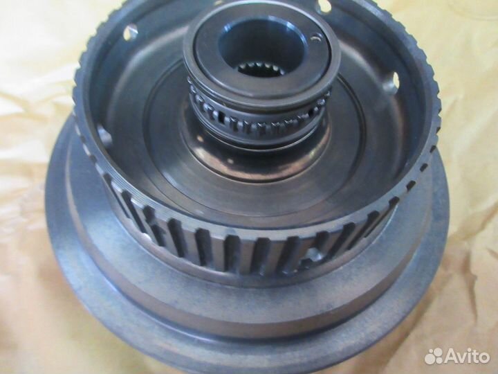 Цилиндр муфты движения вперед ford