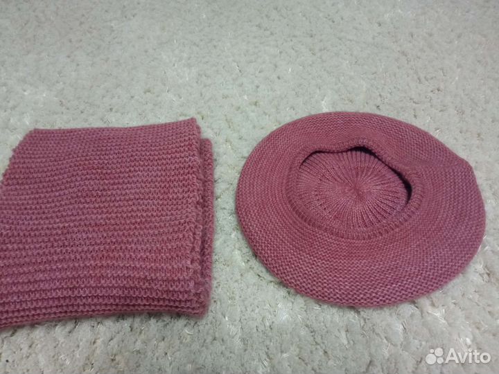 Берет женский вязаный с шарфом