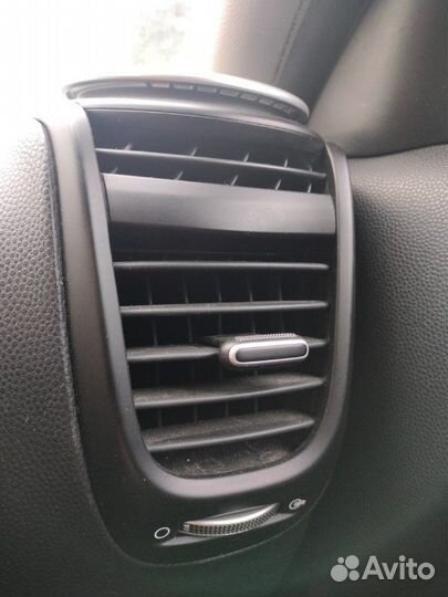 Дефлектор воздушный передний левый Kia Soul