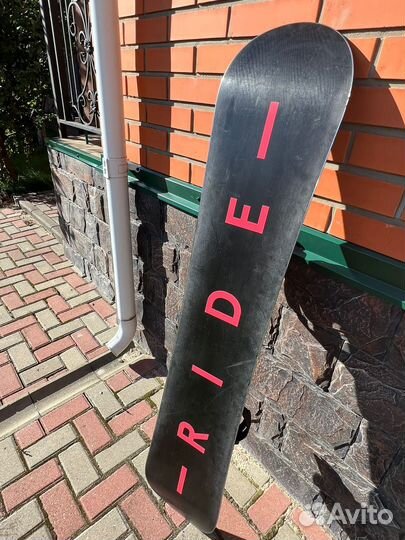 Сноуборд с креплениями