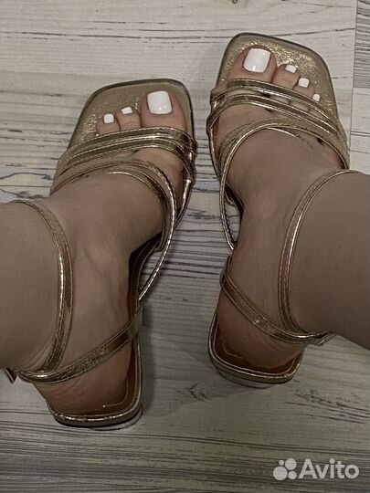 Босоножки женские bershka