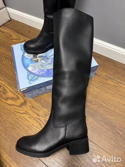 Сапоги новые натуральная кожа 39 раз
