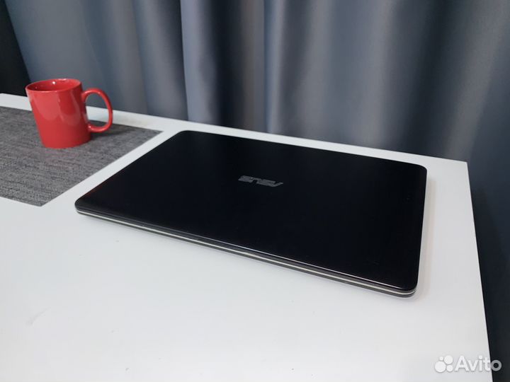 Тонкий легкий Asus 4 ядра, SSD, 2 видеокарты