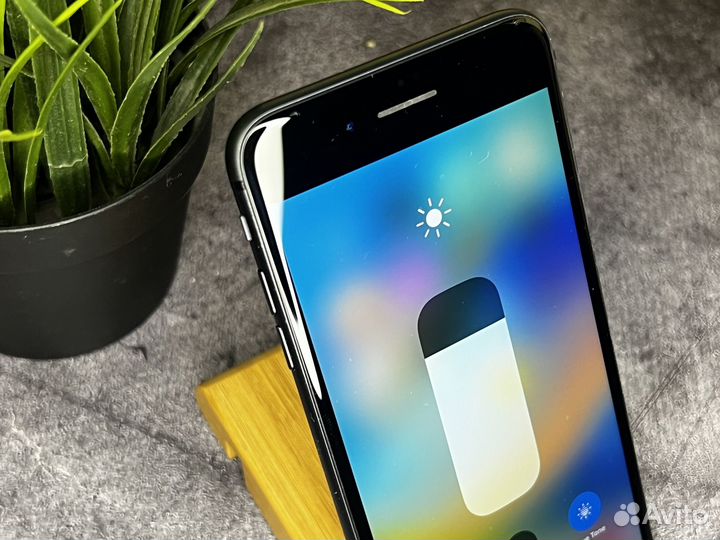 iPhone 8 Plus, 64 ГБ