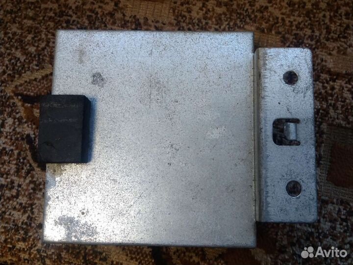 Блок управления центральным замком Nissan Maxima