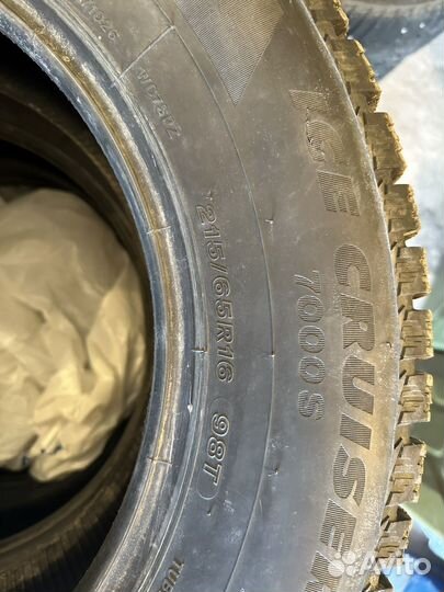 Bridgestone Blizzak Ice 215/65 R16