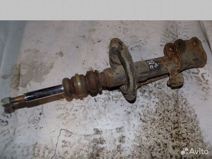 Амортизатор передний левый Celica (ZT23#) 1999-200