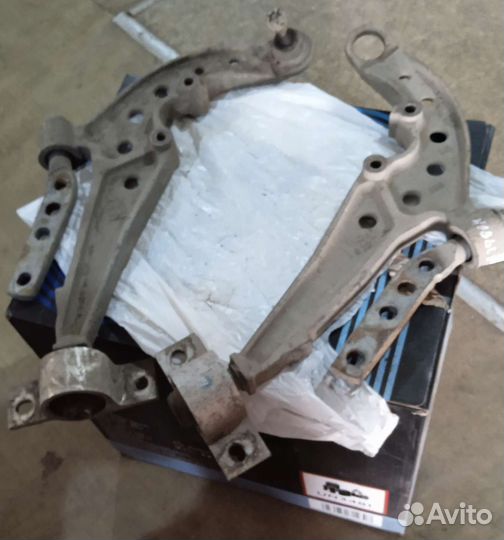 Рычаги ниссан Серена рс 24 передние