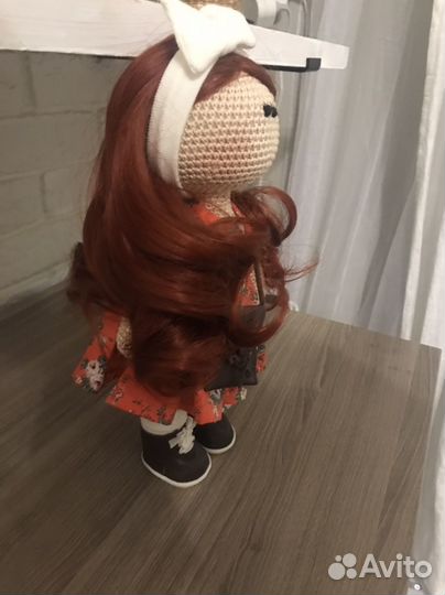 Вязаная интерьерная кукла