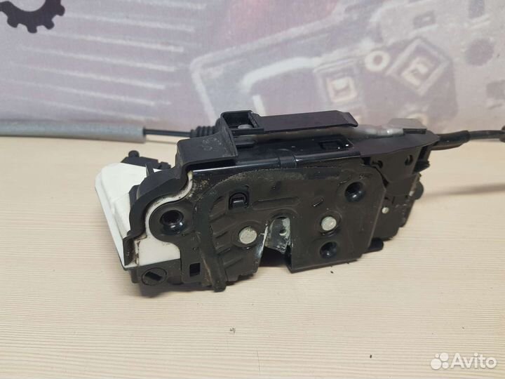 Замок двери задний правый Volkswagen Polo 5