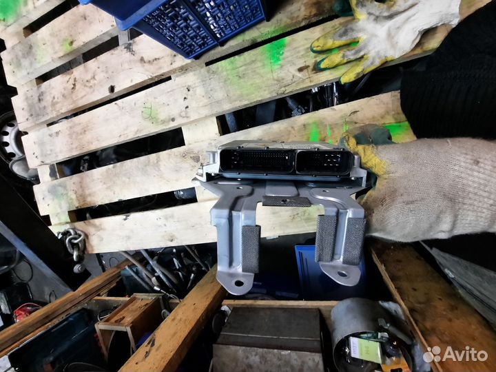 Блок управления двигателем Mitsubishi L200