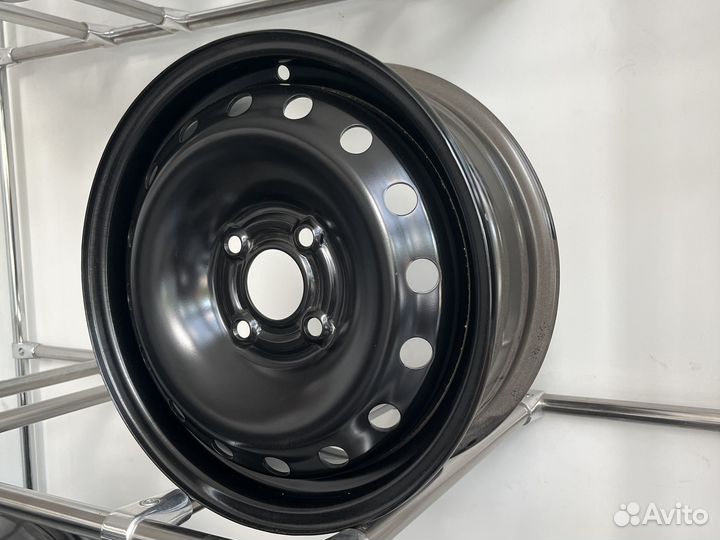 Штампованные диски R14 на Daewoo Nexia