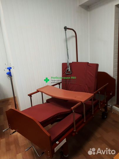 Медицинская кровать для ухода за больными