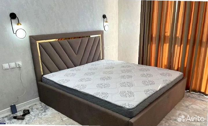 Кровать мягкая с подъемным механизмом