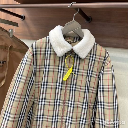 Пуховик бренд Supreme x Burberri