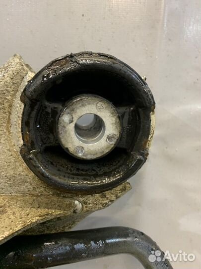 Подрамник задний Bentley Continental Flying Spur