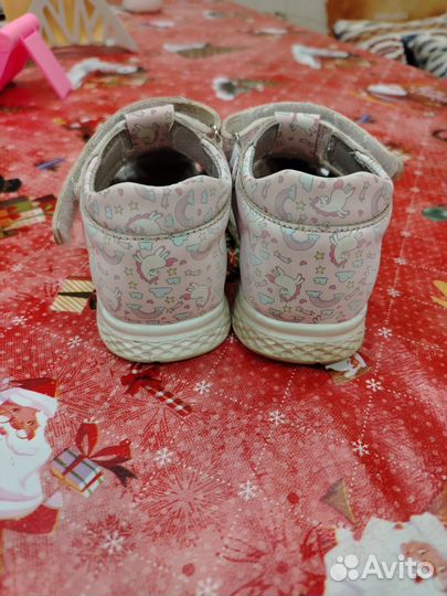 Сандалии для девочки