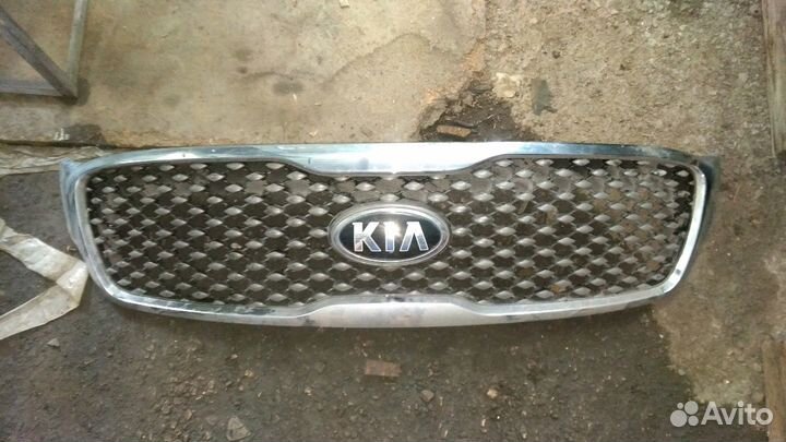 Решетка радиатора Киа Соренто 3