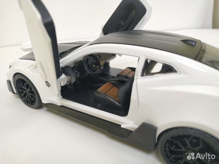 Машинка металлическая Chevrolet свет/звук 19 см