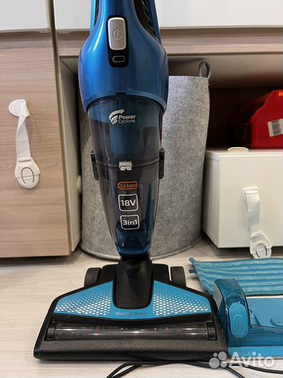 Пылесос вертикальный моющий Philips PowerPro Aqua