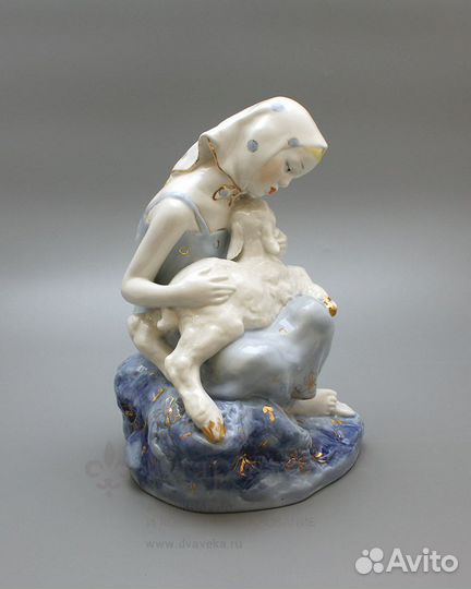Антикварная статуэтка «Аленушка с козленком»