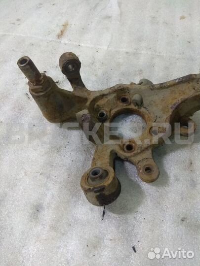 Кулак задний левый Киа Маджентис 1