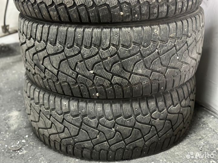 Pirelli Ice Zero 265/65 R17