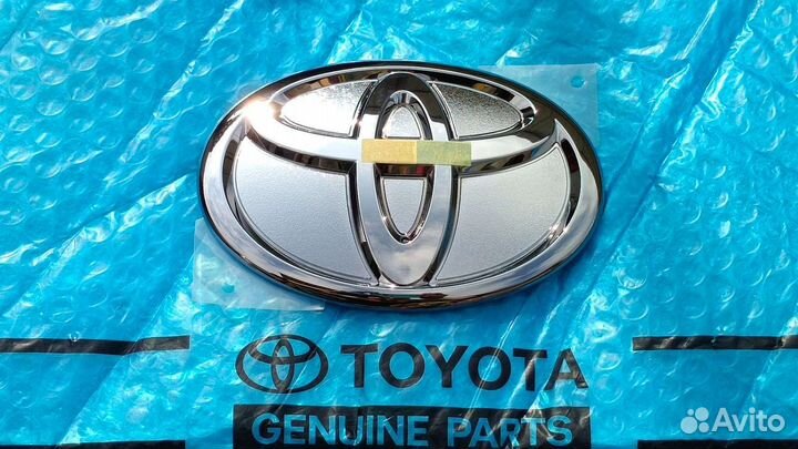 Эмблема задняя Land Cruiser Prado 150 2013-2017