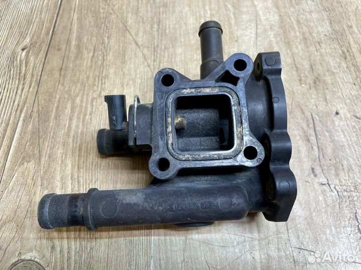 Фланец термостата корпус Opel Astra H